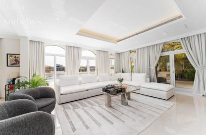 Villa - 4 Bedrooms - 5 Bathrooms for sale in Garden Homes Frond F - Garden Homes - Palm Jumeirah - Dubai