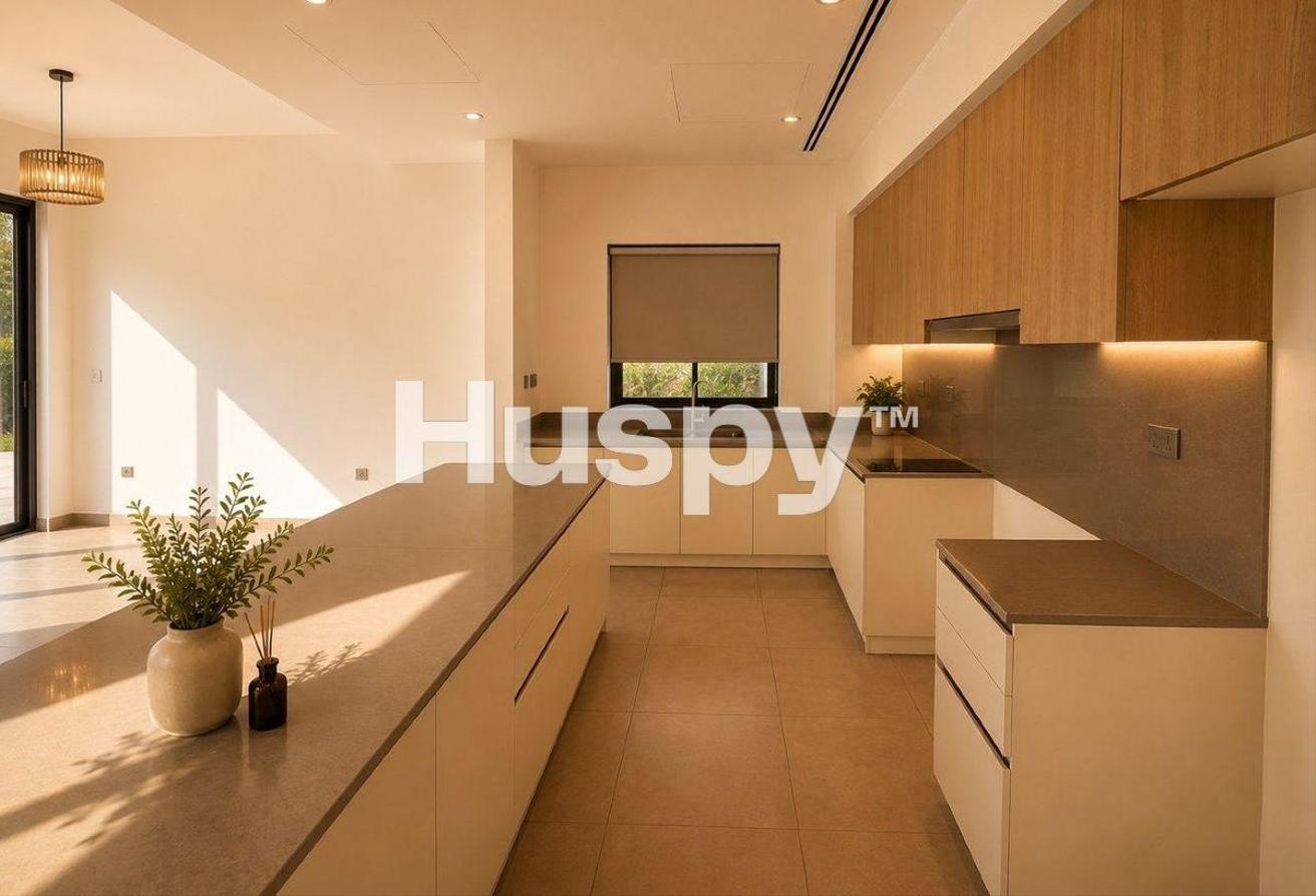 Quiet Location | Vacant | Well Maintained photo 3