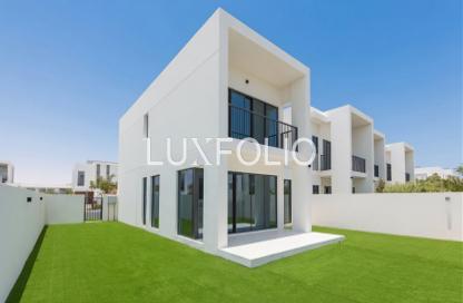 Townhouse - 4 - 5 for rent in Shams Townhouses - Town Square - Dubai
