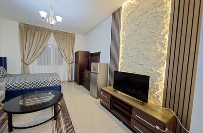 Apartment - Studio - 1 Bathroom for rent in Safia Tower - Al Majaz 3 - Al Majaz - Sharjah