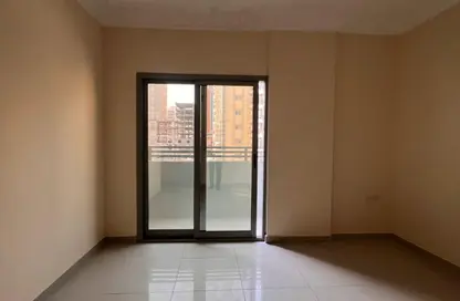 شقة - 2 غرف نوم - 2 حمامات للايجار في القاسمية - الشارقة