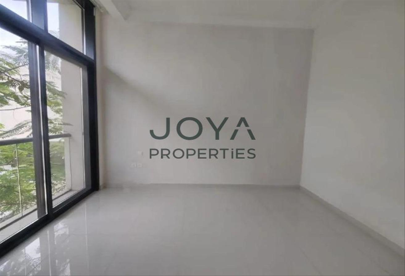 Vacant Soon | Spacious | THM photo 3