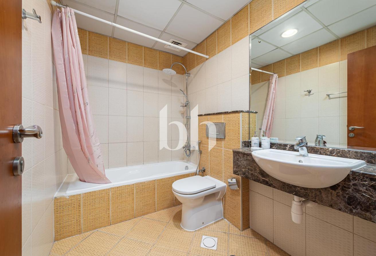 Fully Furnished | Lakeview | Spacious photo 7