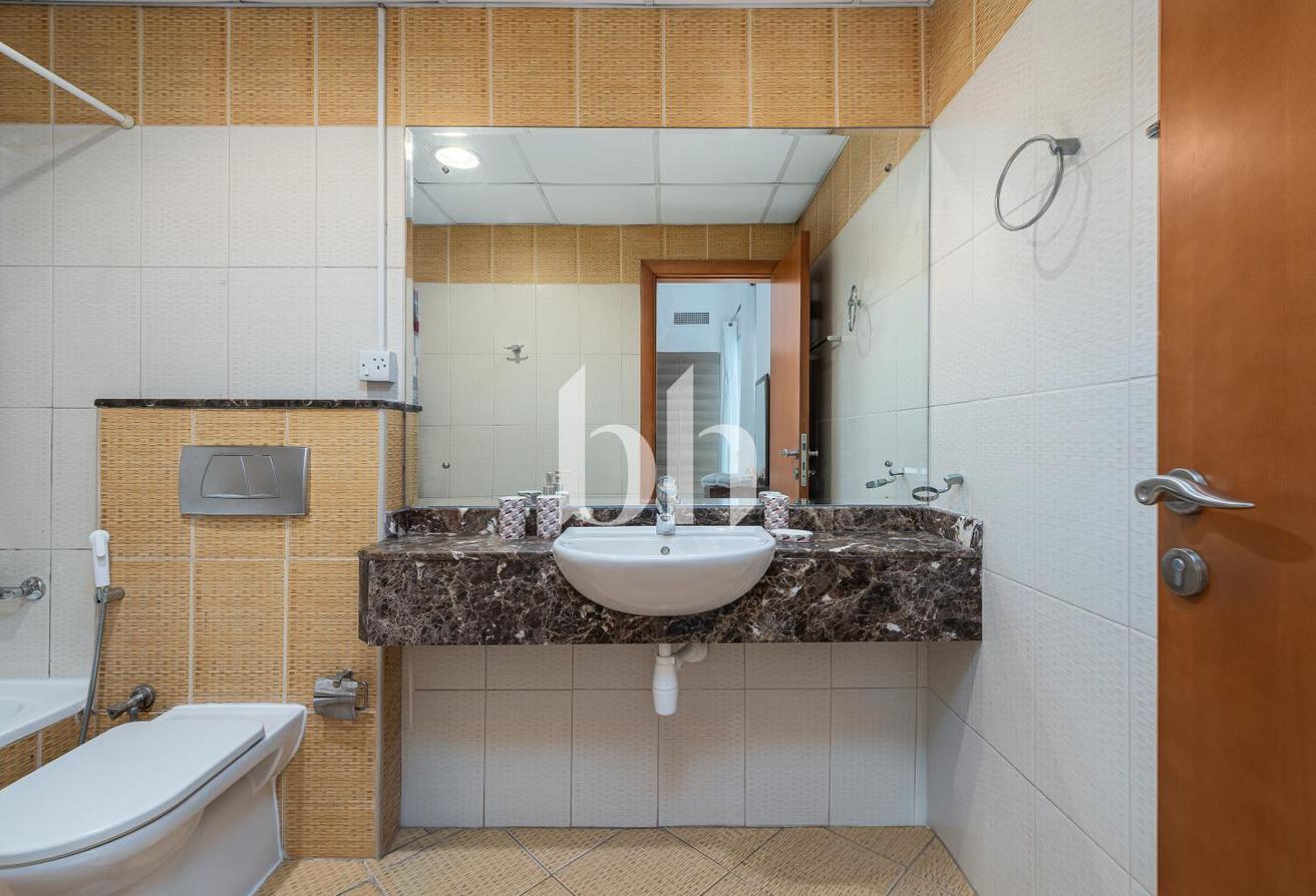 Fully Furnished | Lakeview | Spacious photo 10