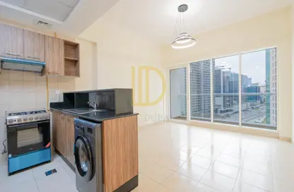 Apartment - Studio - 1 Bathroom for rent in Burj Al Nujoom - Downtown Dubai - Dubai