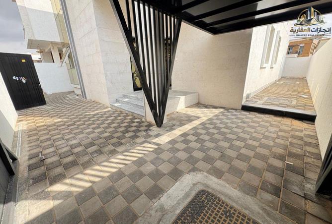 77398294 - Property Image 3