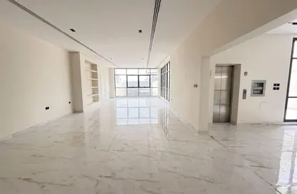 Villa - 5 Bedrooms - 7 Bathrooms for rent in Al Aweer 1 - Al Aweer - Dubai