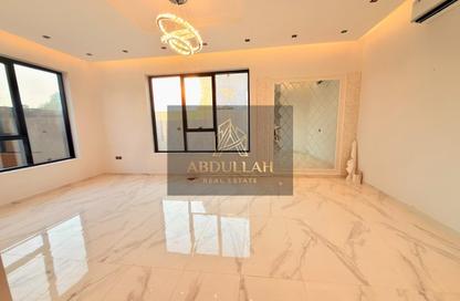 Villa - 5 - 6 for rent in Al Tarfa - Mughaidir - Sharjah Villa - 5 - 6 for rent in Al Tarfa - Mughaidir - Sharjah