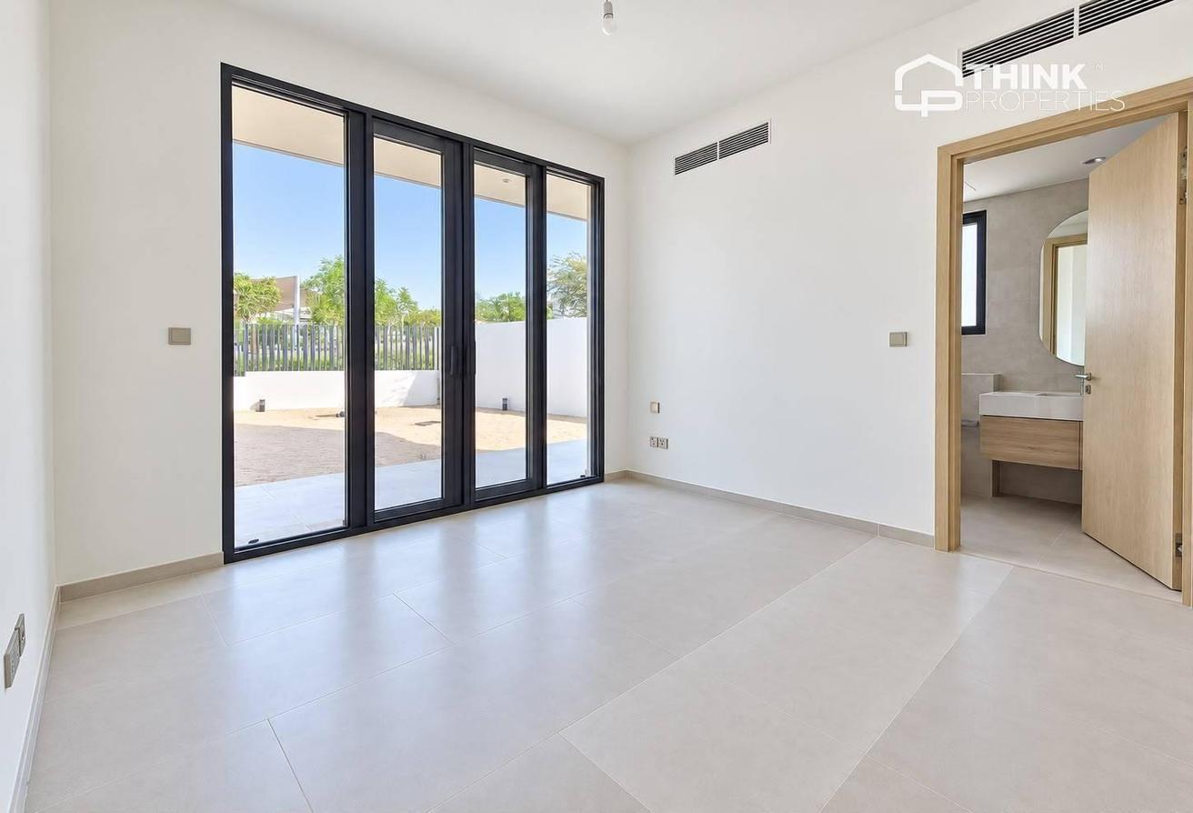 Large Corner Plot | Pool | Park View | Brand New photo 11