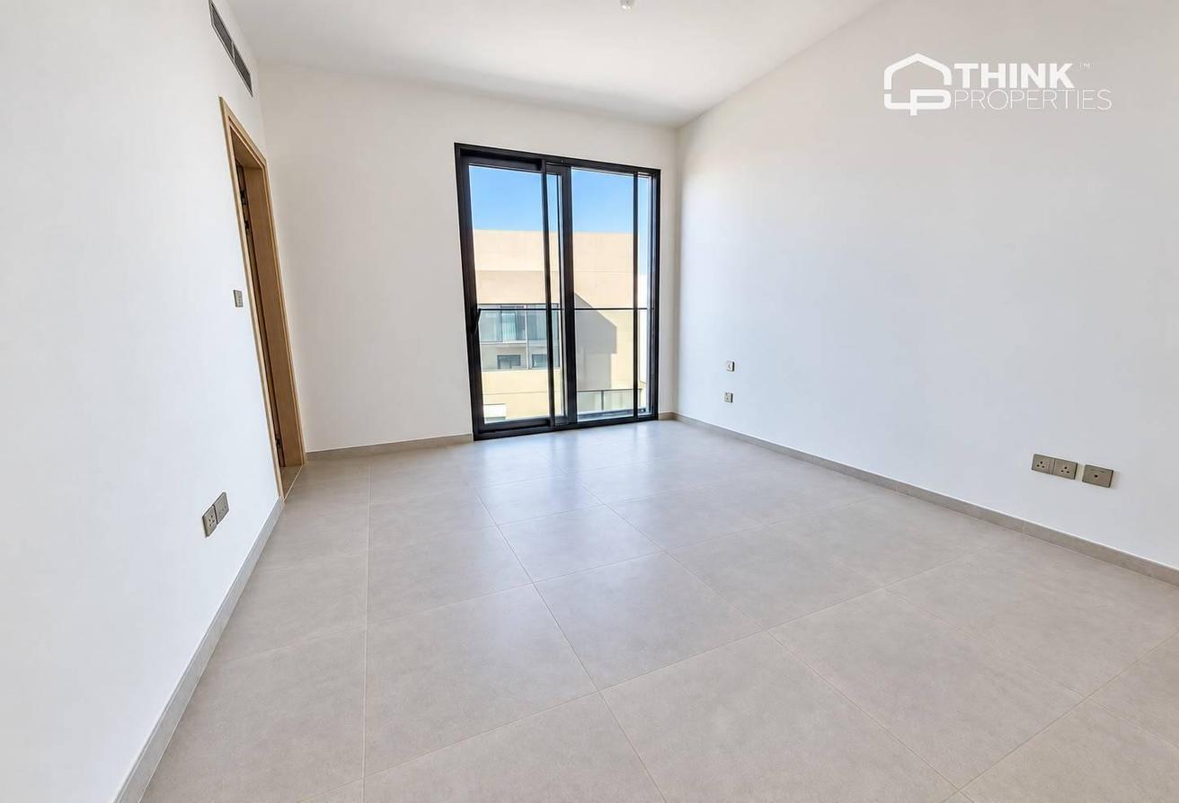 Large Corner Plot | Pool | Park View | Brand New photo 7