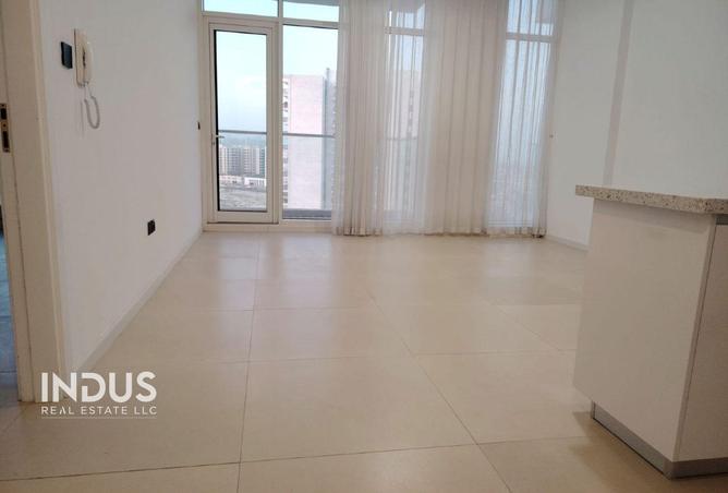 Close to Metro | Vacant | Flexible Cheques photo 3