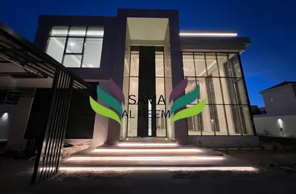 Villa - 5 Bedrooms - 5 Bathrooms for rent in Umm Suqeim 2 Villas - Umm Suqeim 2 - Umm Suqeim - Dubai