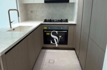 Apartment - 2 - 2 for rent in Binghatti Ivory - Dubai Healthcare City 2 - Al Jaddaf - Dubai
