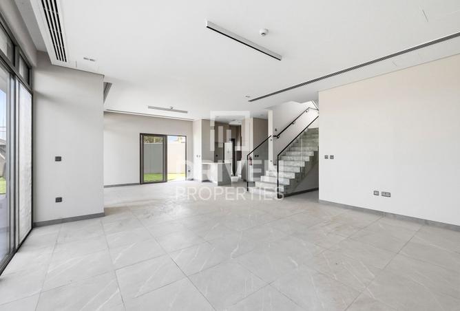 122000667 - Property Image 3