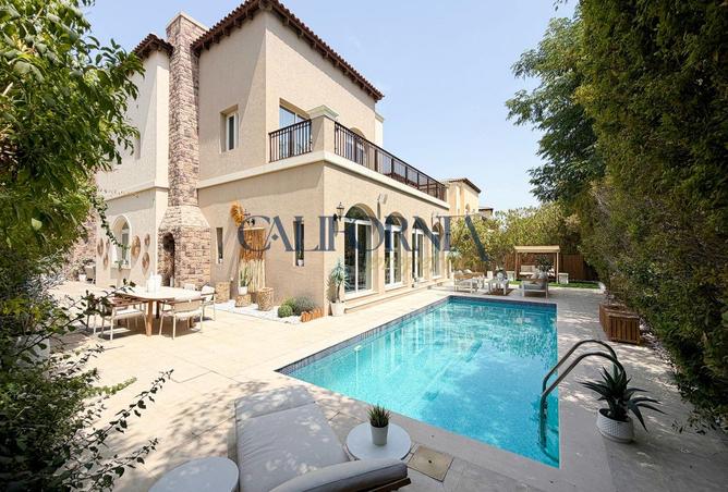 Upgraded Villa | Park View | Private Pool