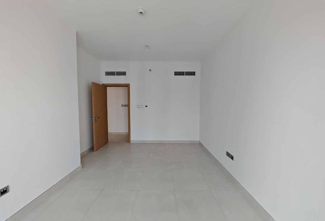 Stunning 3BR+M | Canal View | High Floor