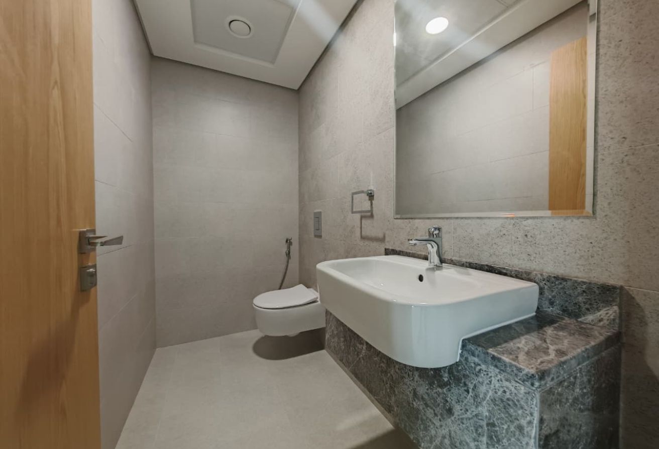 Stunning 3BR+M | Canal View | High Floor