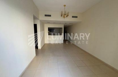 Apartment - 2 - 3 for rent in Mazaya 17 - Queue Point - Liwan - Dubai