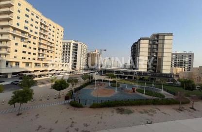 Apartment - 2 - 3 for rent in Mazaya 17 - Queue Point - Liwan - Dubai