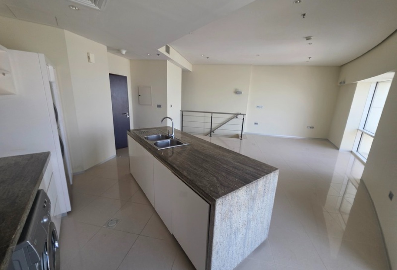 DUPLEX | UNFURNISHED | SZR VIEW | VACANT gallery image
