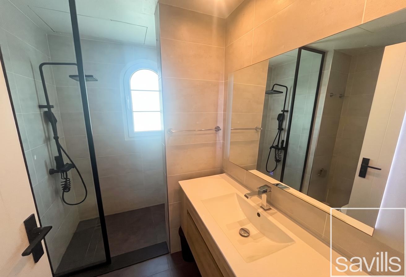 Outstanding Family Home | 3 Bed | Furnished photo 15