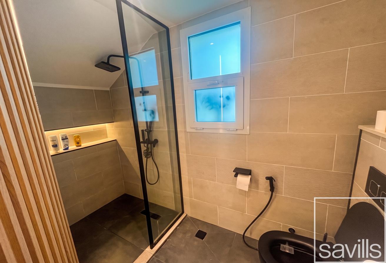Outstanding Family Home | 3 Bed | Furnished photo 13