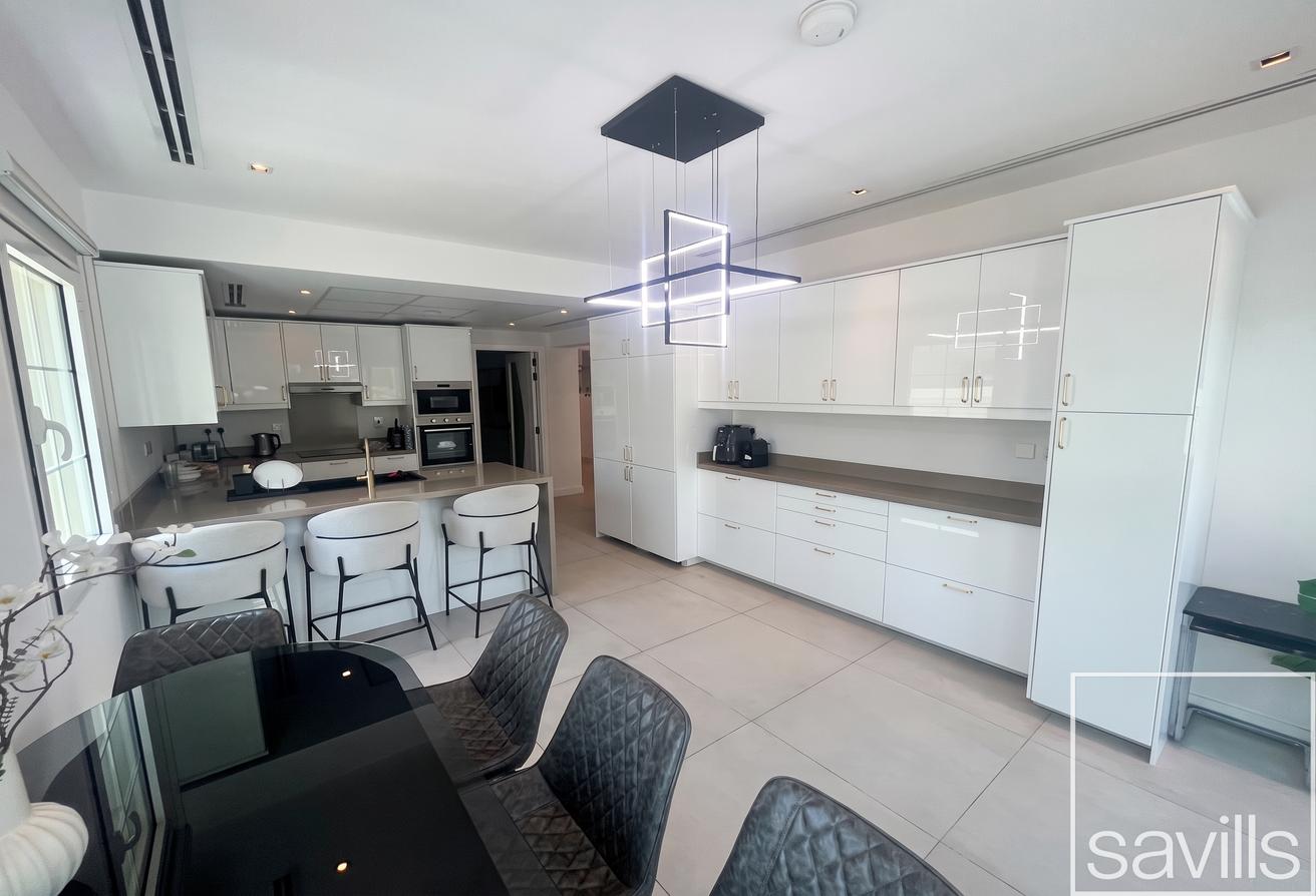 Outstanding Family Home | 3 Bed | Furnished photo 5