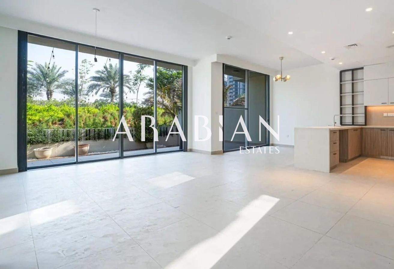 Private Terrace | Luxury Villa | Burj Views photo 2