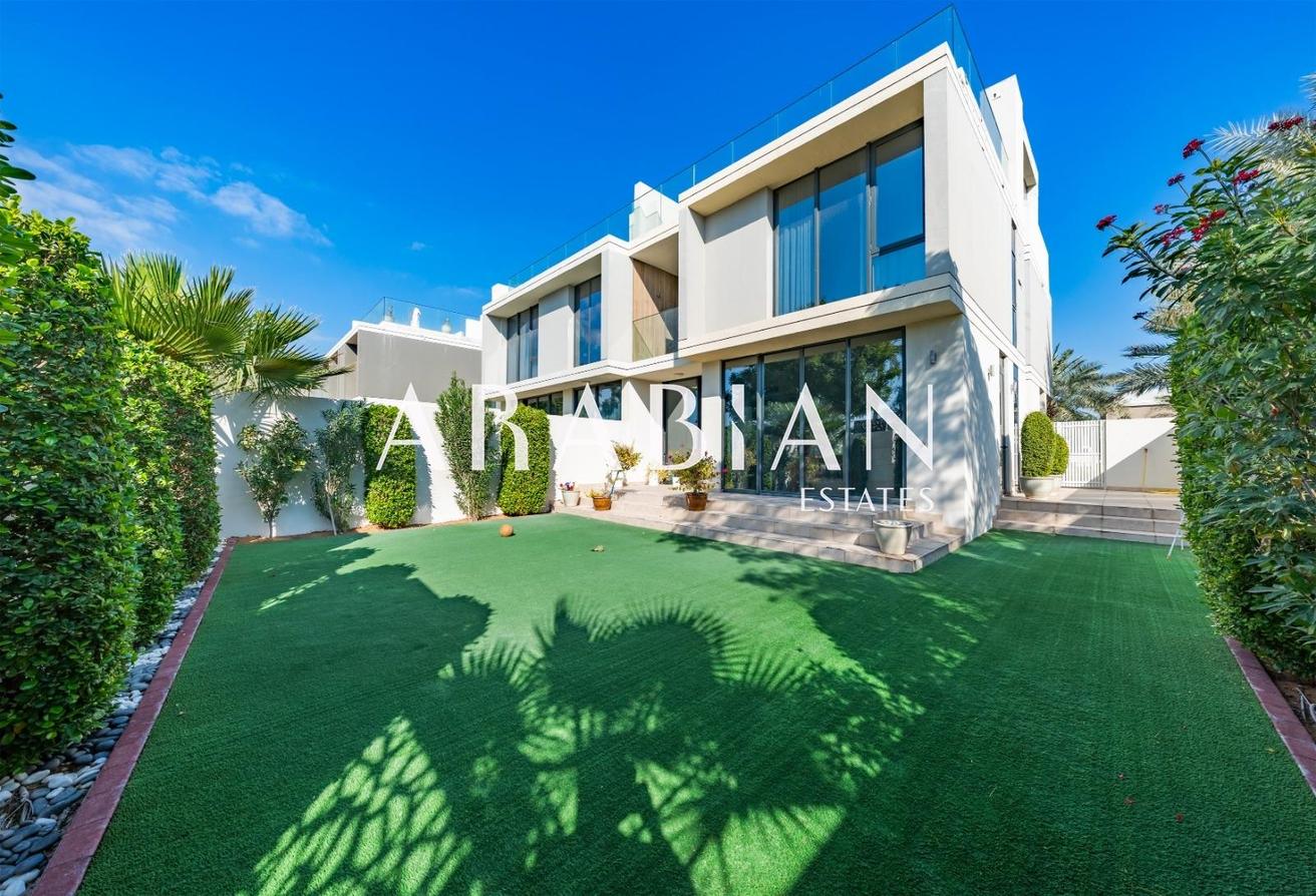 Private Terrace | Luxury Villa | Burj Views photo 3