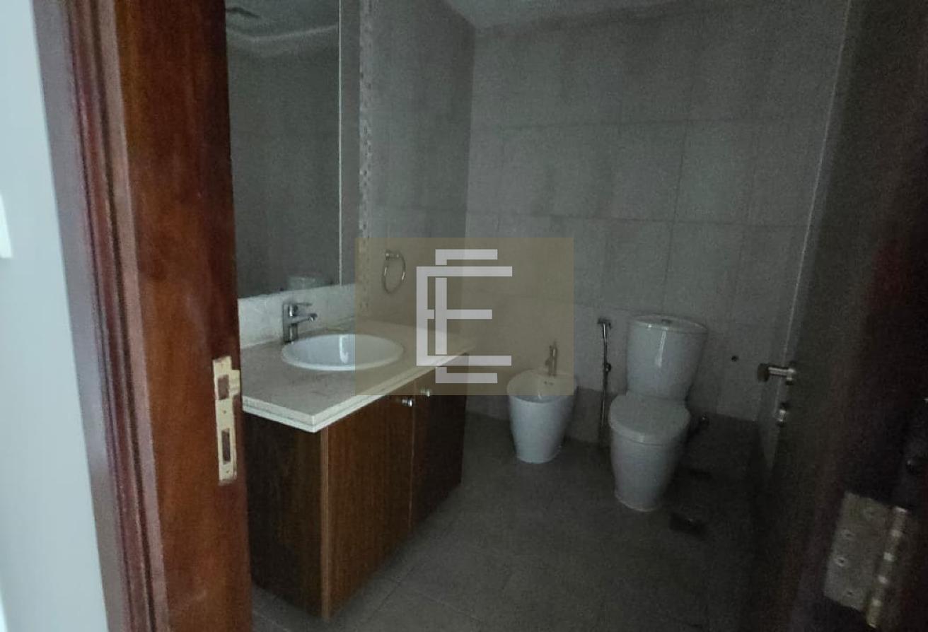 SPACIOUS 3 BR | VACANT | PRIME LOCATION photo 18