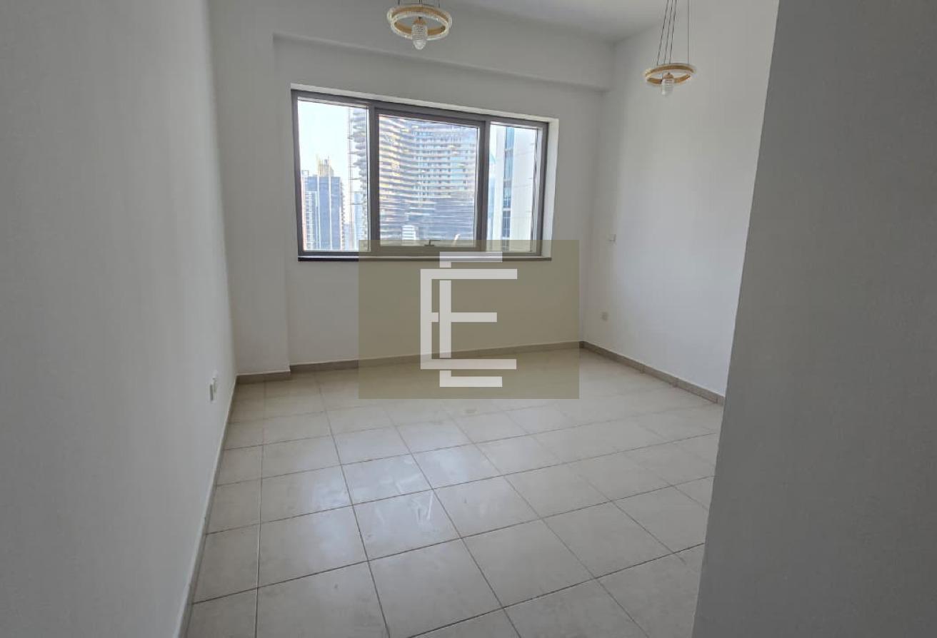 SPACIOUS 3 BR | VACANT | PRIME LOCATION photo 11