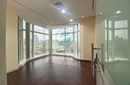 Office Space - Studio - 4 Bathrooms for rent in Corniche View Tower - Corniche Road - Abu Dhabi