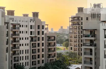 Apartment - 3 Bedrooms - 4 Bathrooms for rent in Al Jazi - Madinat Jumeirah Living - Umm Suqeim - Dubai