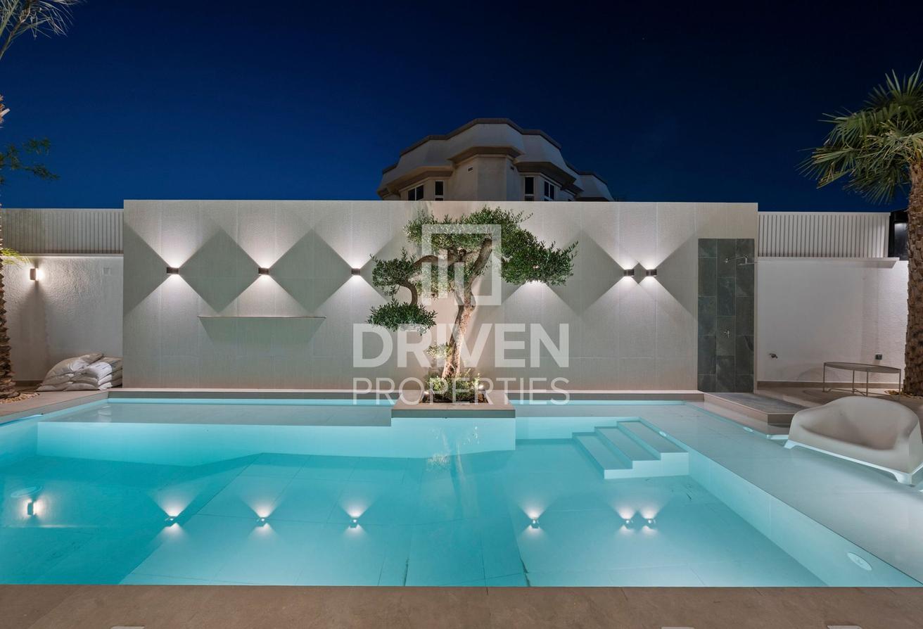 Modern Villa | Stunning Garden and Koi Pond photo 25