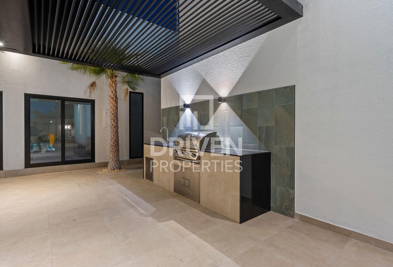 Modern Villa | Stunning Garden and Koi Pond photo 26