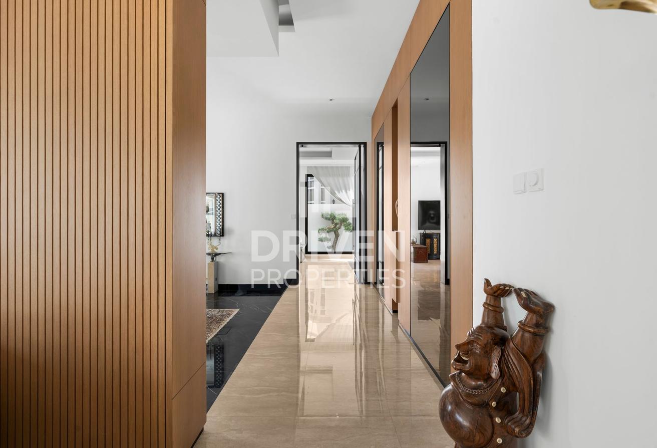Modern Villa | Stunning Garden and Koi Pond photo 12
