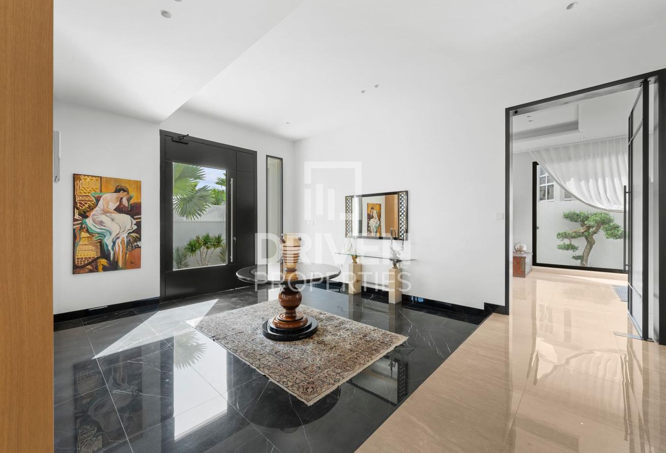 Modern Villa | Stunning Garden and Koi Pond photo 3