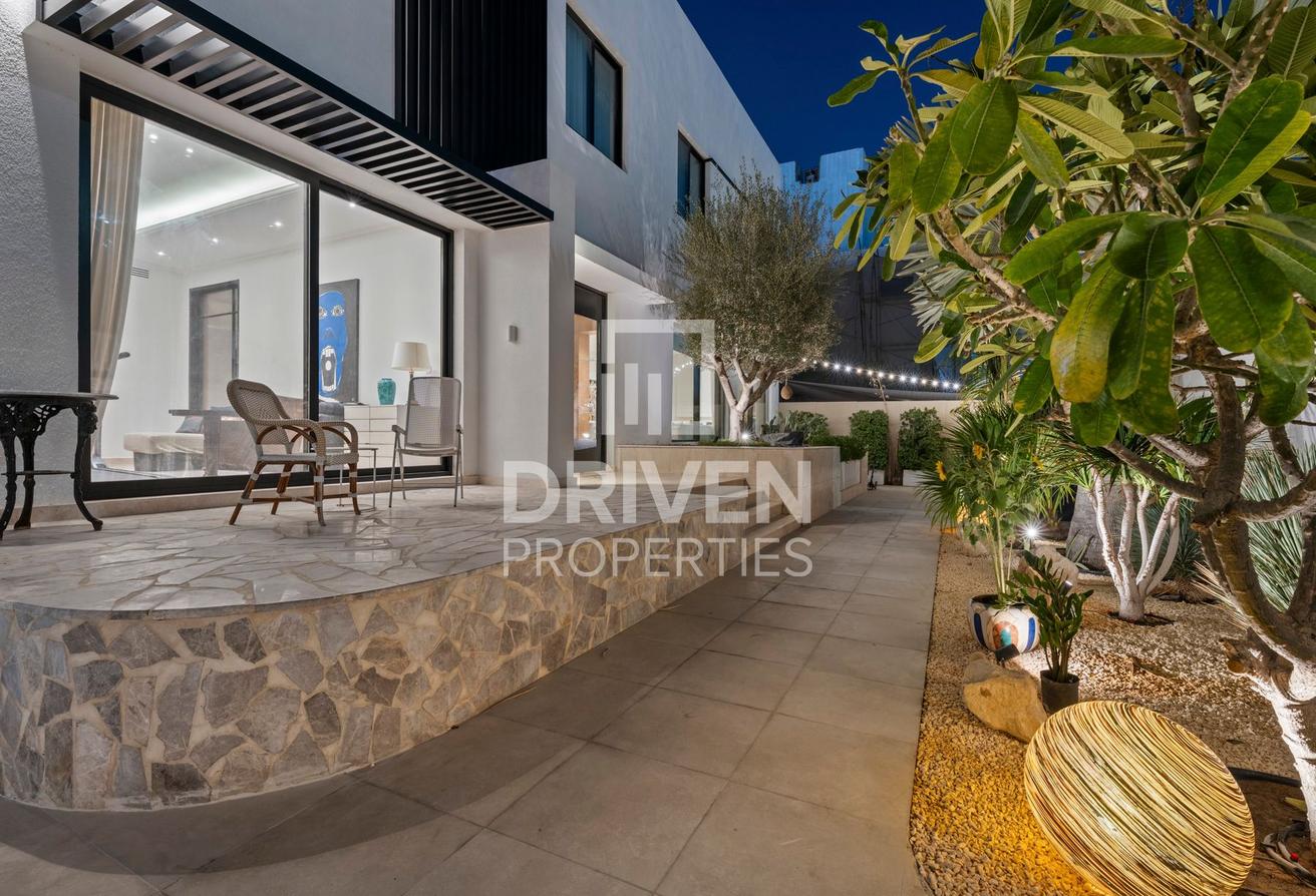 Modern Villa | Stunning Garden and Koi Pond photo 24