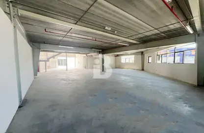 Warehouse - Studio for rent in Umm Ramool - Dubai