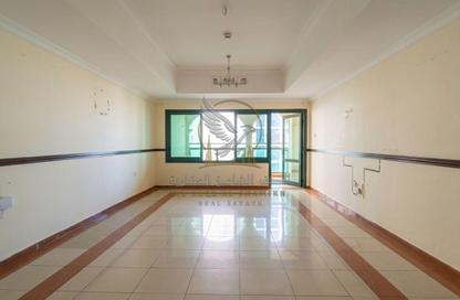 Apartment - 2 - 3 for rent in Al Mujarrah - Al Sharq - Sharjah