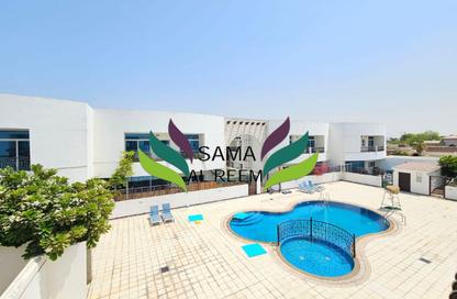 Villa - 4 - 4 for rent in Jumeirah 3 Villas - Jumeirah 3 - Jumeirah - Dubai