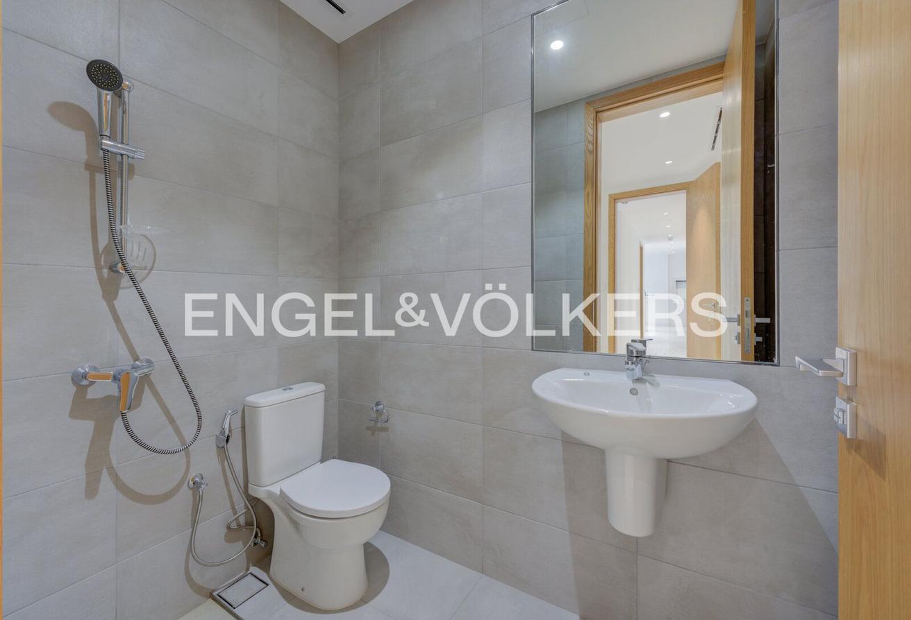 Exclusive | Furnished | Seafront photo 14
