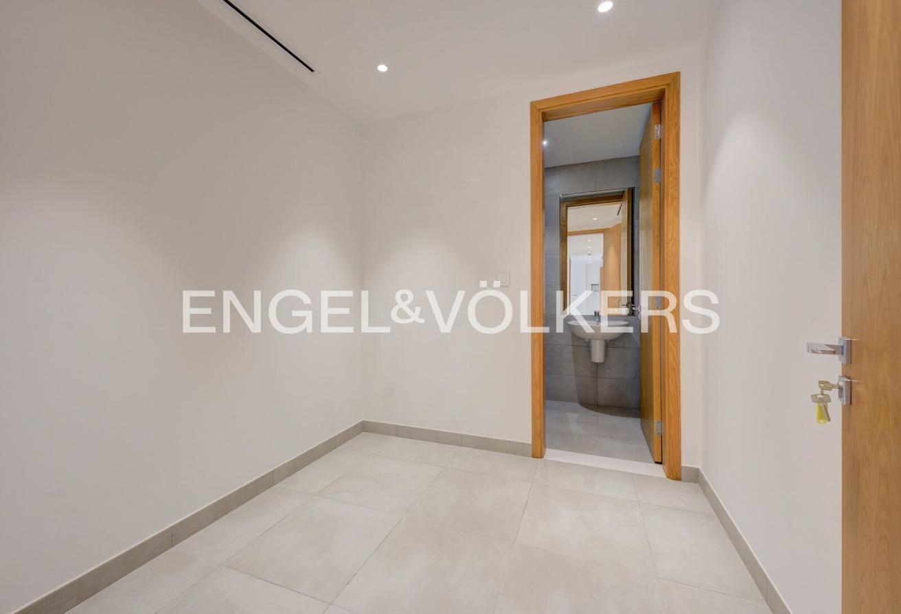 Exclusive | Furnished | Seafront photo 13