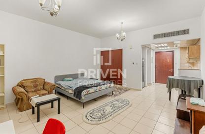 Apartment - Studio - 1 Bathroom for rent in Al Warsan 1 - Al Warsan - Dubai