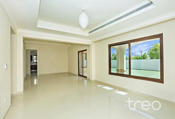 73838403 - Property Image 3