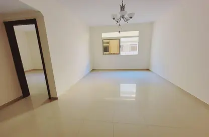 شقة - غرفة نوم - 2 حمامات للايجار في الثاني مويلح - تجارية مويلح - الشارقة