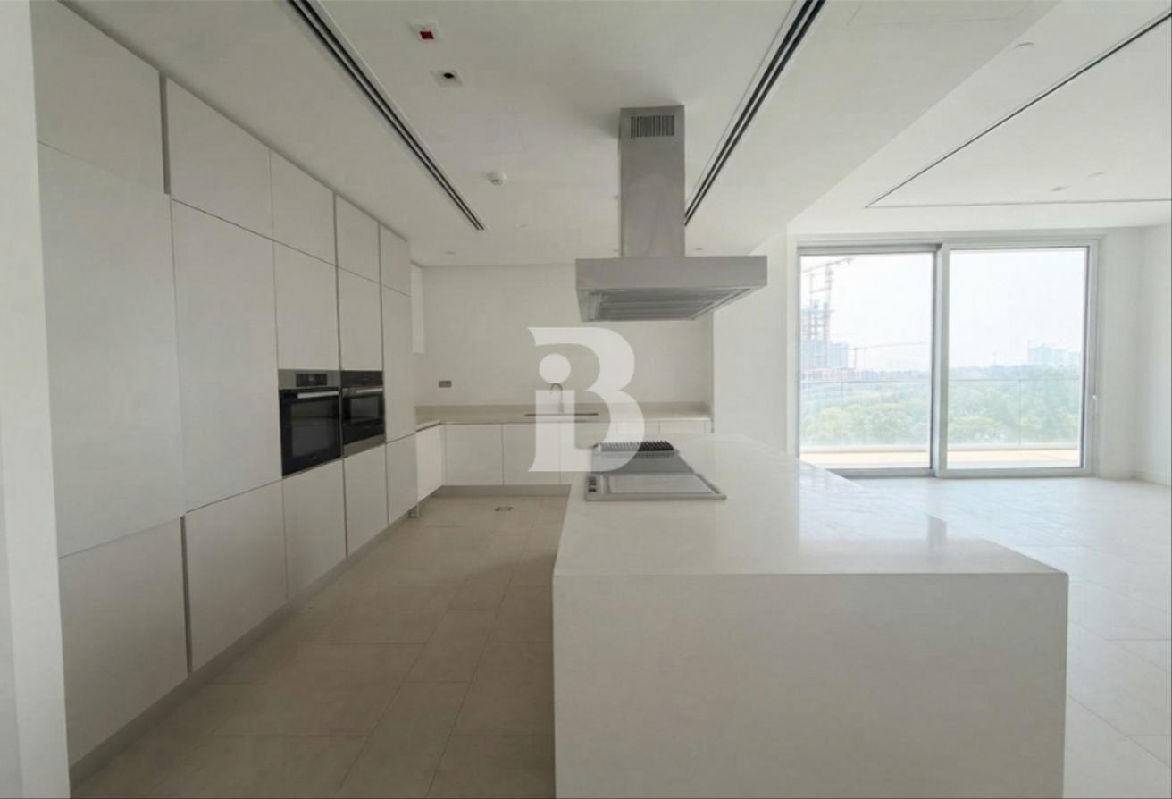 Super Spacious | Premium Layout | Prime Location photo 9