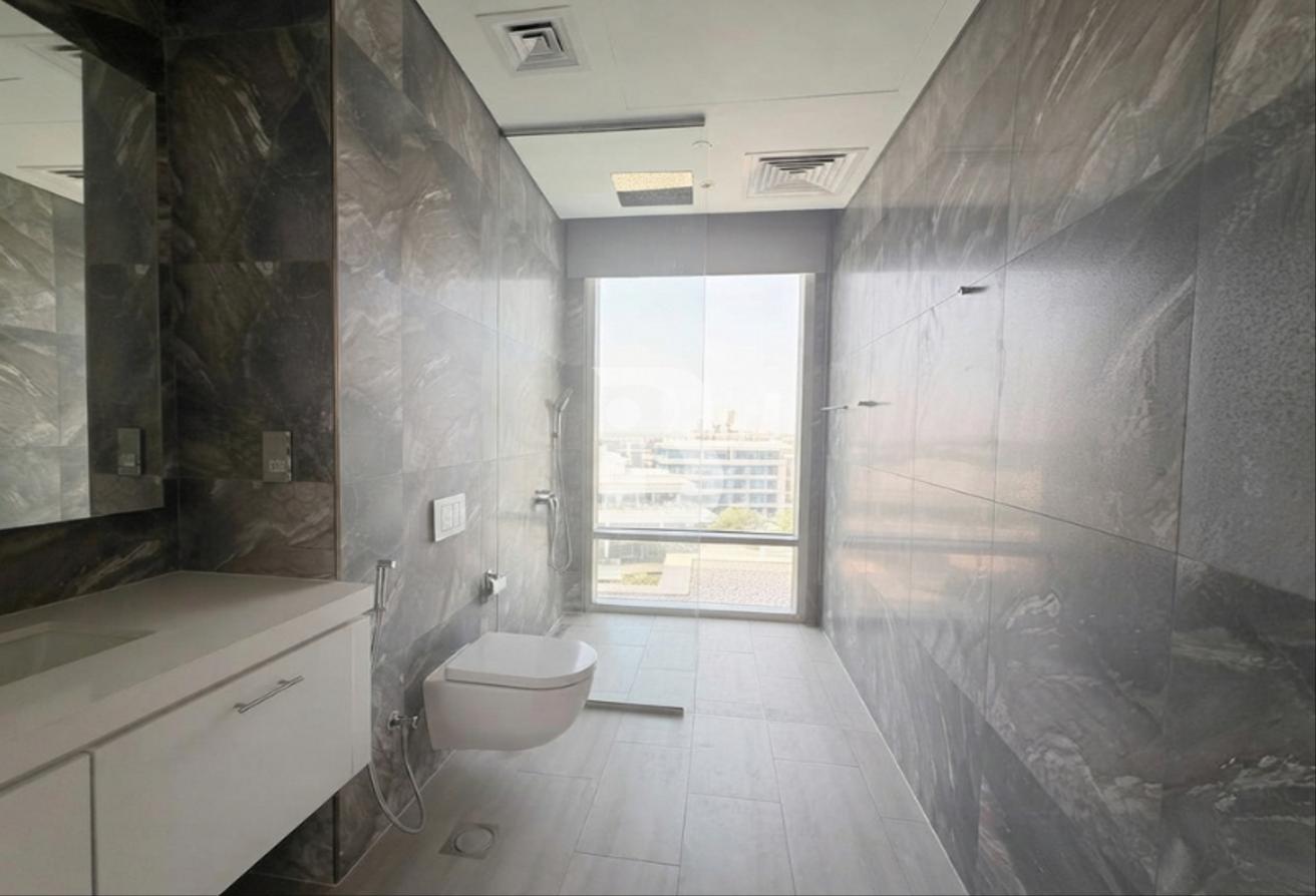 Super Spacious | Premium Layout | Prime Location photo 2