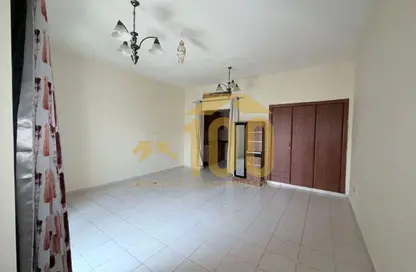 Apartment - 1 Bathroom for rent in Building P04 - France Cluster - International City - Dubai