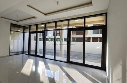 Villa - 3 - 5 for rent in Richmond - Damac Hills - Dubai